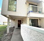 Varsity - 2 Bedrooms Townhouse with Parking