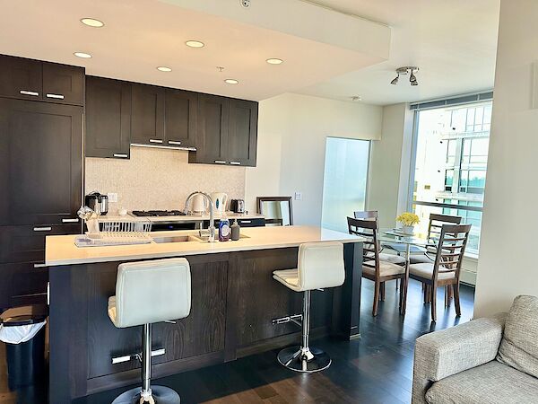 Calgary 2 bedrooms Condo Unit for rent. Property photo: 80692-3