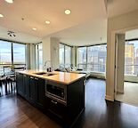 19th floor Executive Suite in Waterfront with Downtown Skyview
