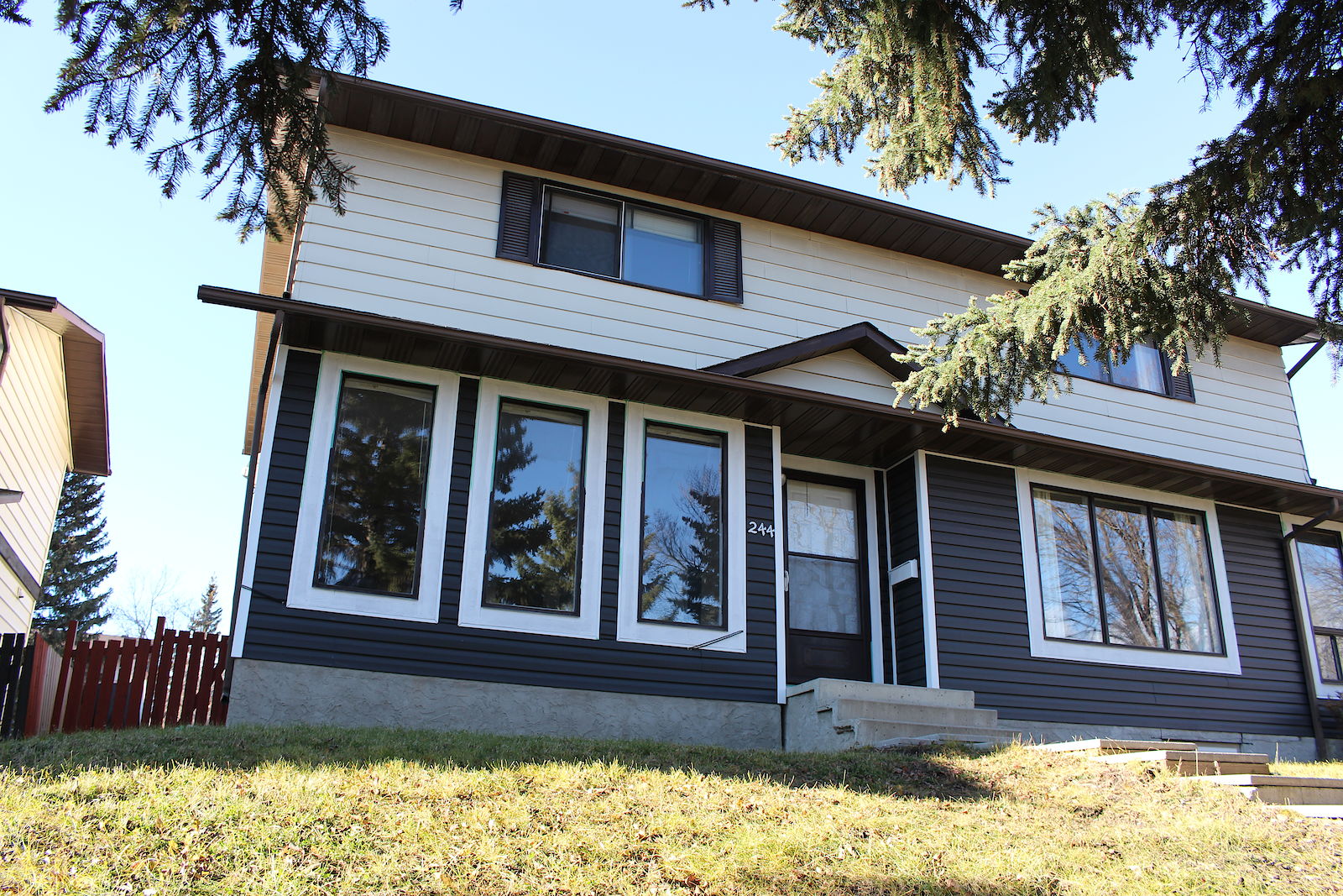 Calgary 4 bedrooms Duplex for rent. Property photo: 81141-1