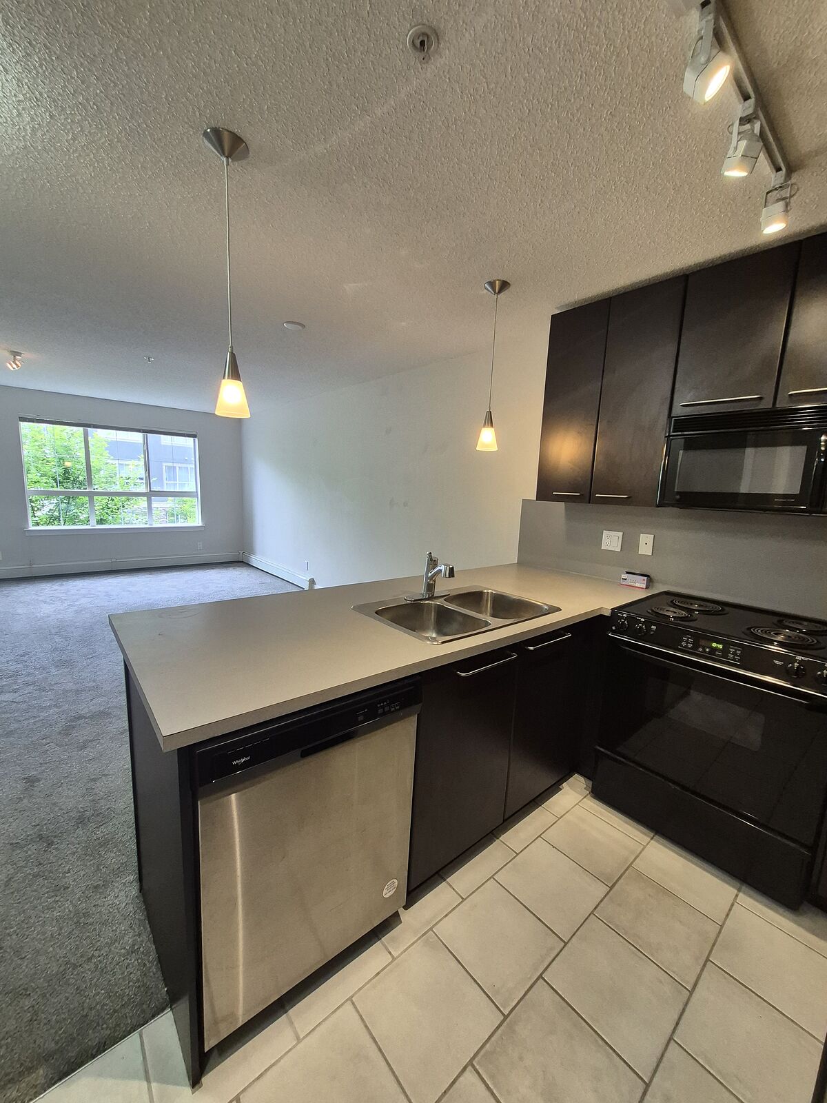 Calgary 1 bedroom Condo Unit for rent. Property photo: 81773-1