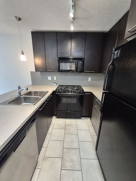 Calgary 1 bedroom Condo Unit for rent. Property photo: 81773-2