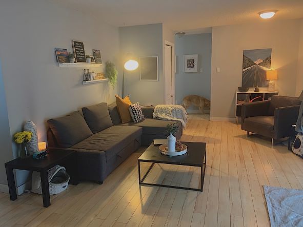 Calgary 3 bedrooms Main Floor for rent. Property photo: 82418-1
