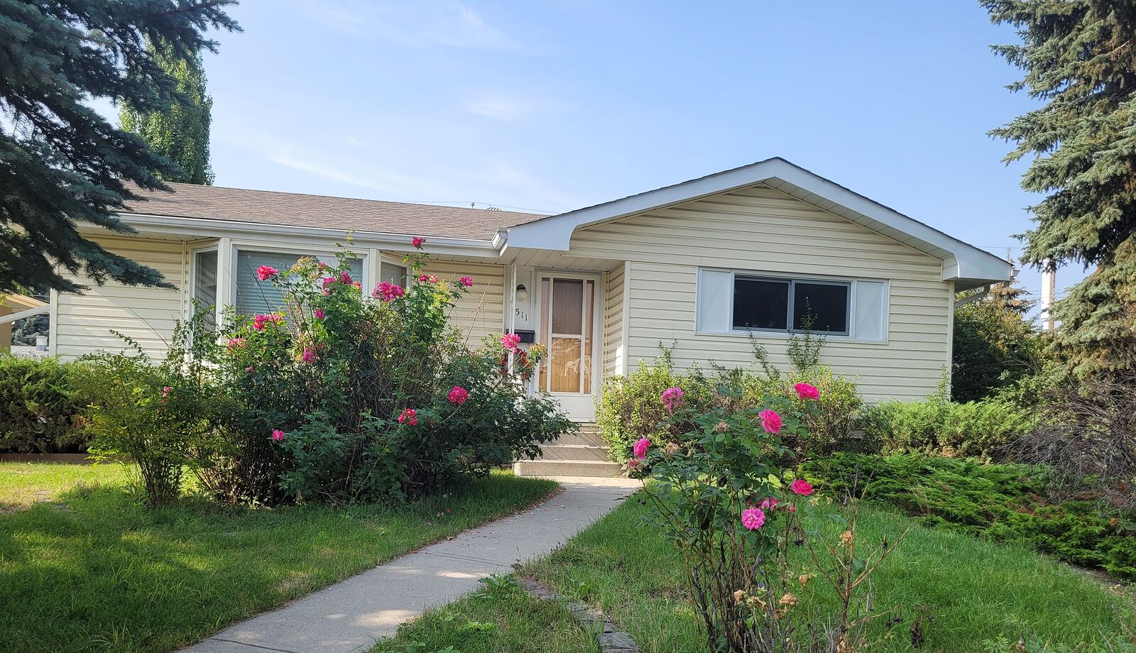 Calgary 3 bedrooms House for rent. Property photo: 84465-1