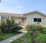 Charming Main Floor Bungalow in Brentwood