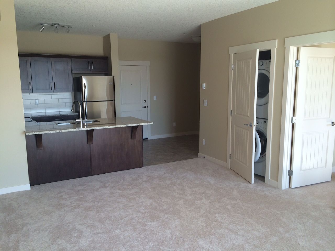 Calgary 1 bedroom Condo Unit for rent. Property photo: 84468-1