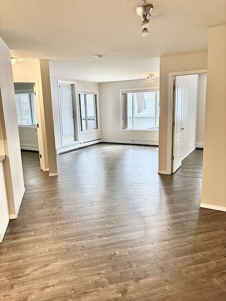 Calgary 2 bedrooms Condo Unit for rent. Property photo: 854-2