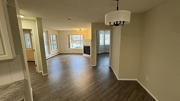 Calgary 2 bedrooms Condo Unit for rent. Property photo: 854-3