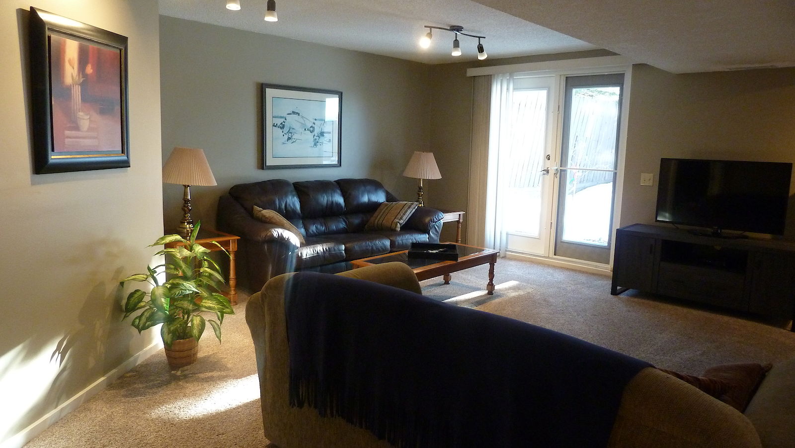 Calgary 2 bedrooms Basement for rent. Property photo: 85421-1