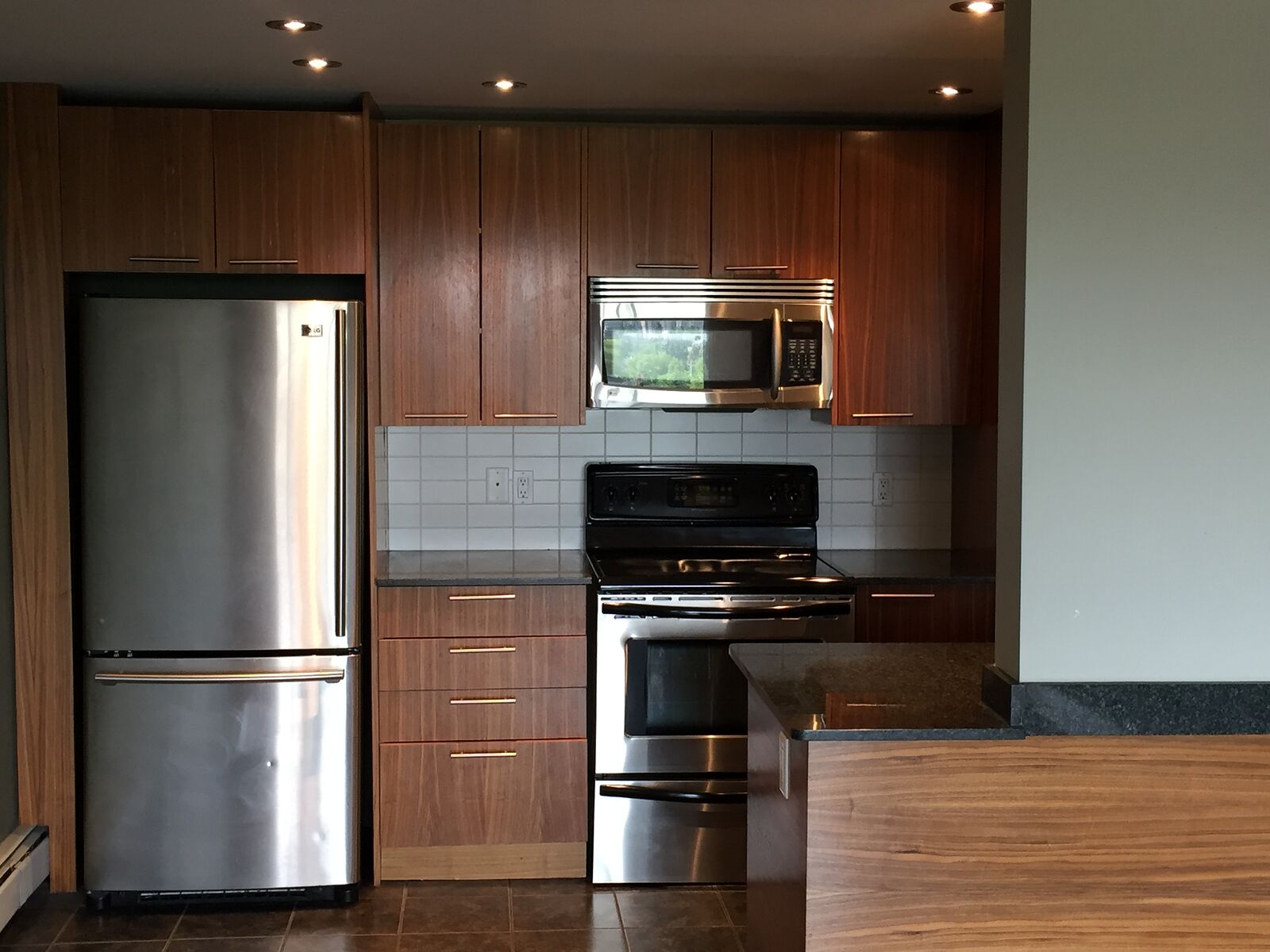Calgary 1 bedroom Condo Unit for rent. Property photo: 8674-1