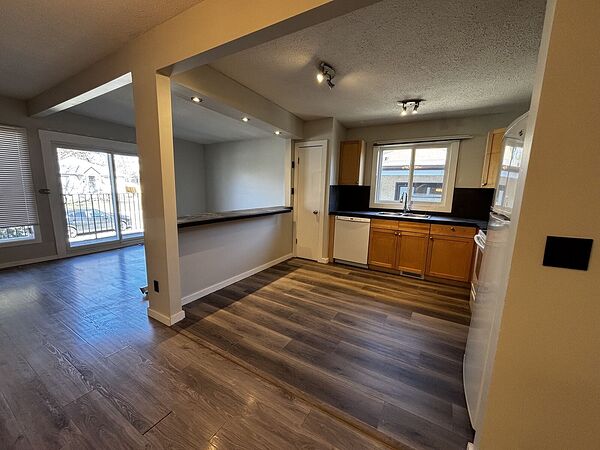 Calgary 3 bedrooms Main Floor for rent. Property photo: 87877-2