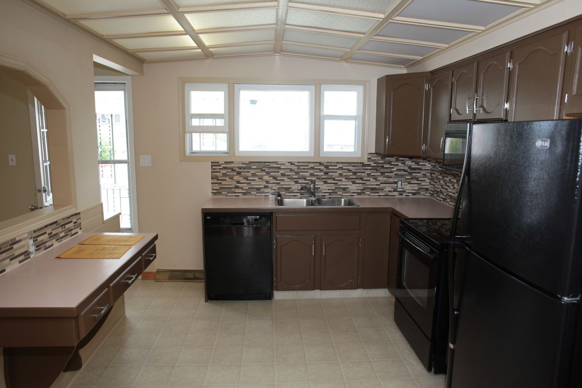 Calgary 3 bedrooms Main Floor for rent. Property photo: 90757-1