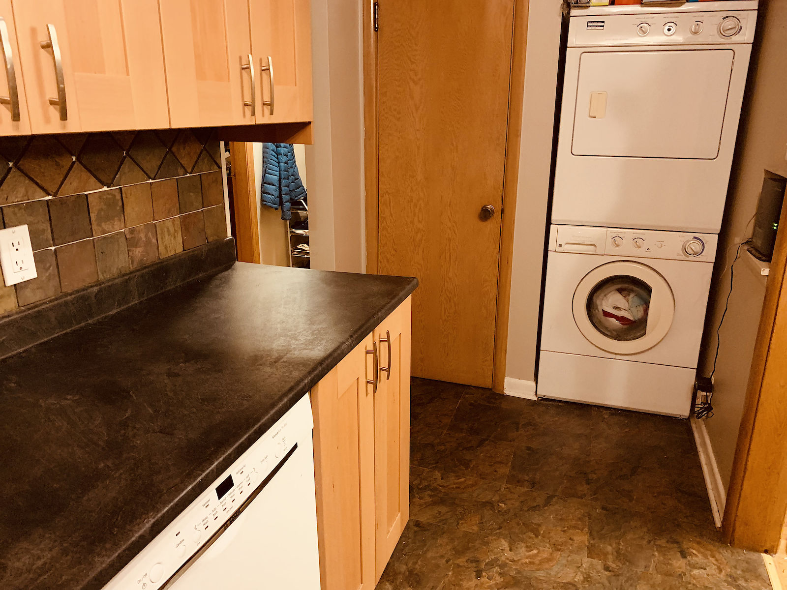 Calgary 2 bedrooms Main Floor for rent. Property photo: 91326-1