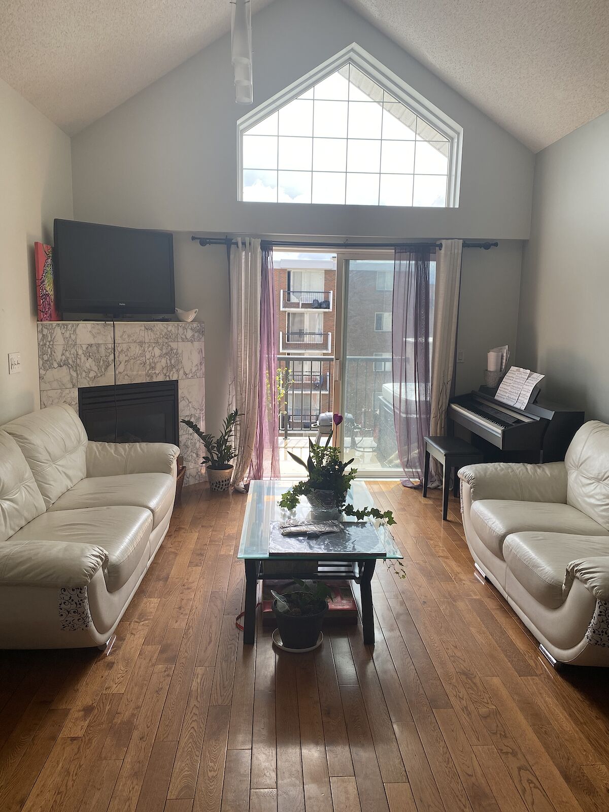 Calgary 2 + Den bedrooms Loft for rent. Property photo: 91767-1