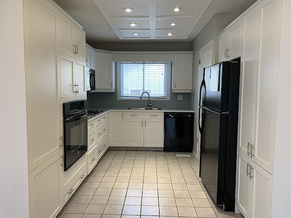 Airdrie 5 + Den bedrooms House for rent. Property photo: 92023-3