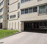 Spacious & Bright Executive Downtown Apartment w/ Parking & Storage Locker