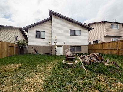 BRIGHT Spacious 2 bed 1 bath Basement Suite