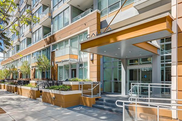 Modern Condo in the Calla Building