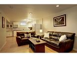 Inner City Two Bedroom Suite by MRU - Huge Bedrooms - 5min walk to Mount Royal