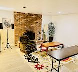 Comfortable & Cozy Brentwood living !