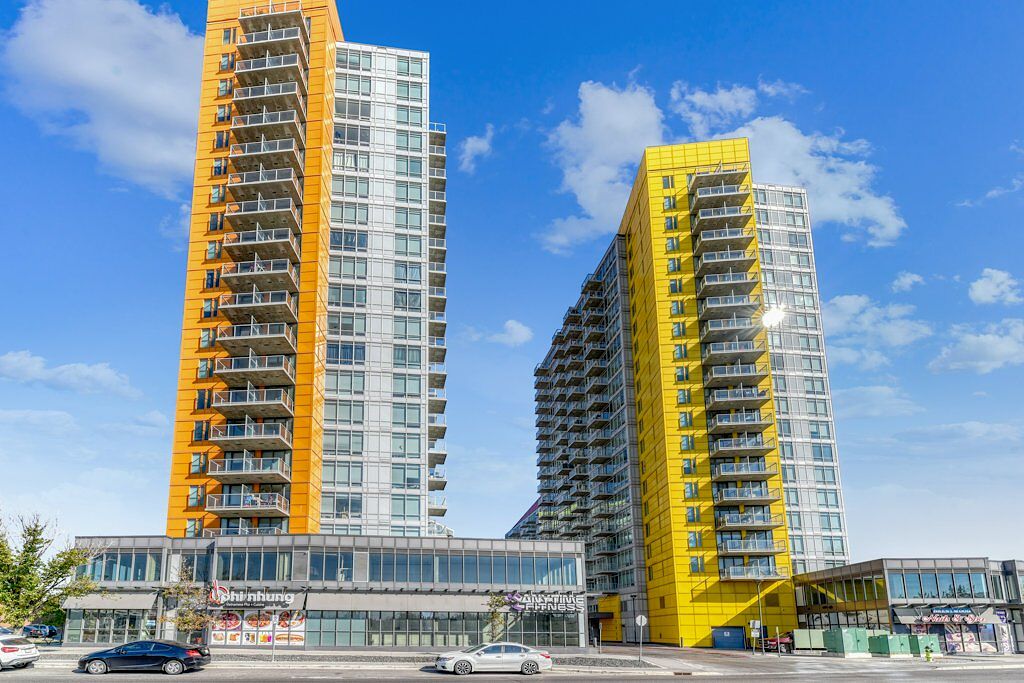 Calgary 2 bedrooms Condo Unit for rent. Property photo: 98794-1