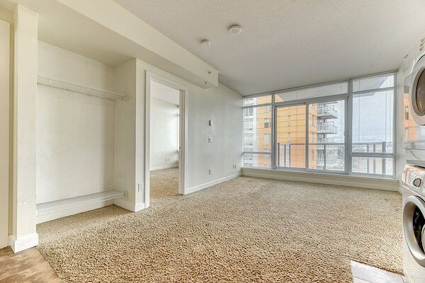 Calgary 2 bedrooms Condo Unit for rent. Property photo: 98794-3