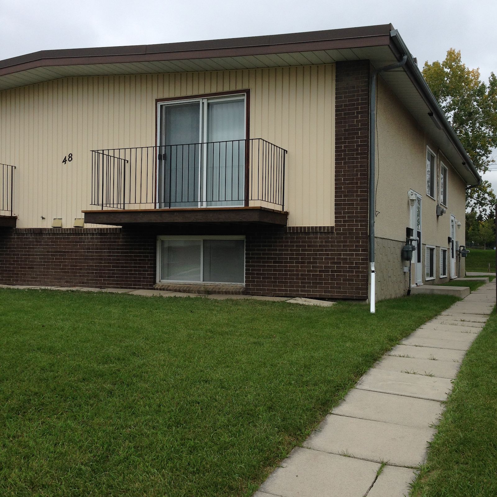Calgary 2 bedrooms Townhouse for rent. Property photo: 9904-1